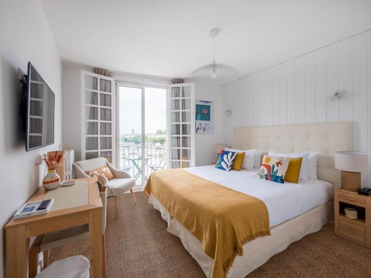 Tour de Nesle La Rochelle Vieux Port 3 etoiles - Bonjour La Rochelle