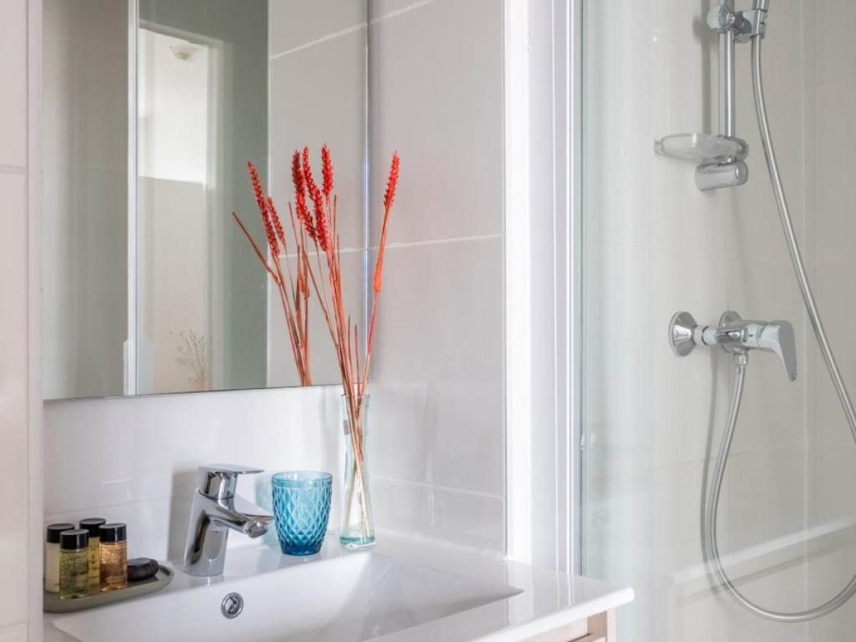 Tour de Nesle La Rochelle Vieux Port 3 etoiles - Bonjour La Rochelle